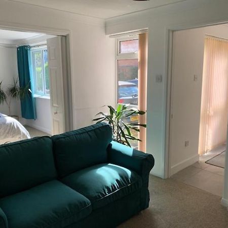 Private Room & Lounge In Town Centre With Parking Стратфорд-апон-Эйвон Экстерьер фото