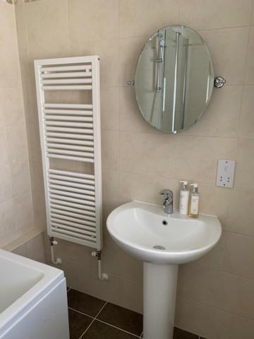 Private Room & Lounge In Town Centre With Parking Стратфорд-апон-Эйвон Экстерьер фото