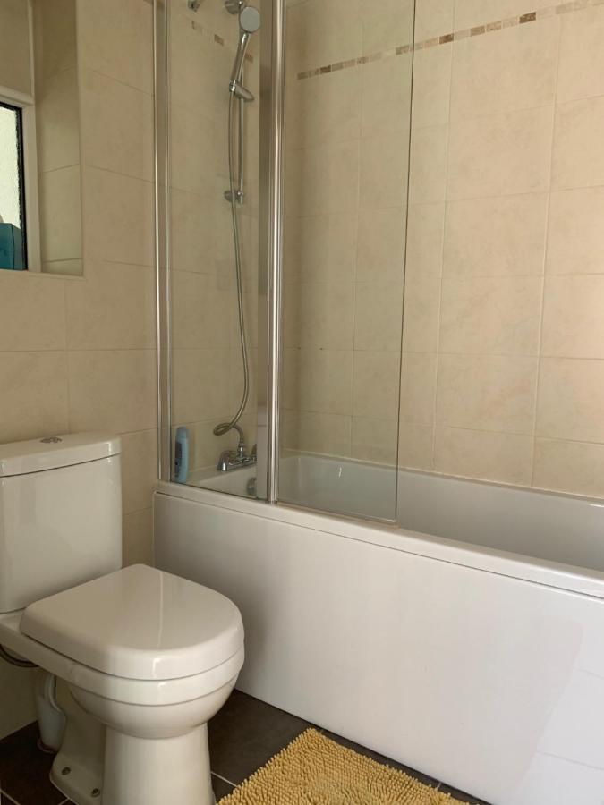 Private Room & Lounge In Town Centre With Parking Стратфорд-апон-Эйвон Экстерьер фото